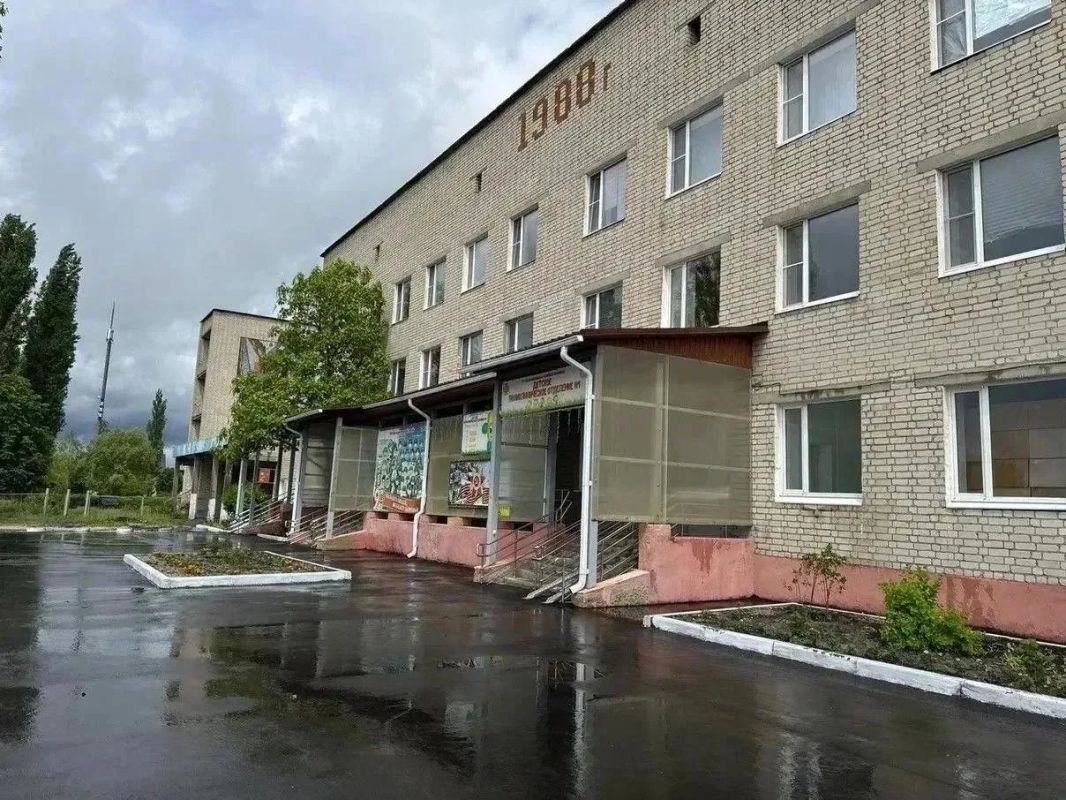В Саратовской области отремонтировали территории 17 больниц В Саратовской области отремонтировали территории 17 больниц