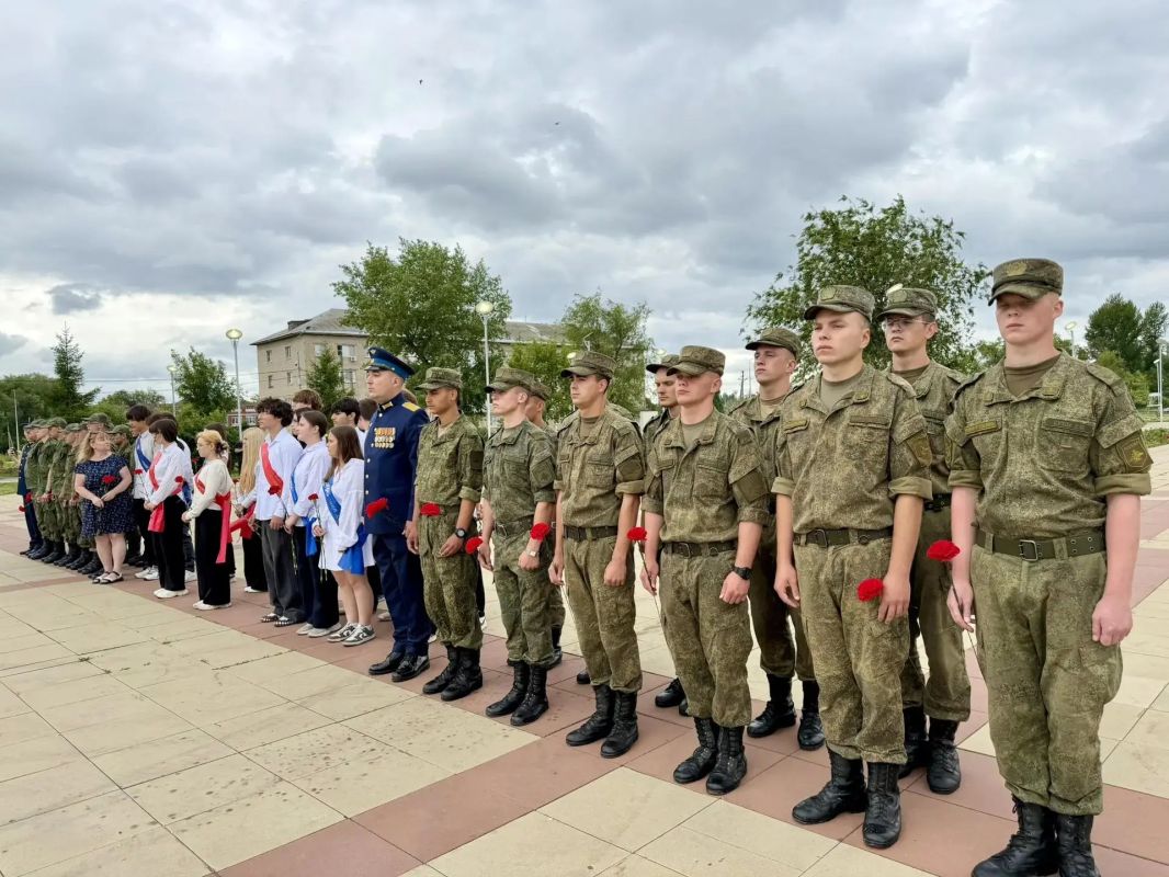 В Лётном городке почтили память героев Великой Отечественной войны В Лётном городке почтили память героев Великой Отечественной войны