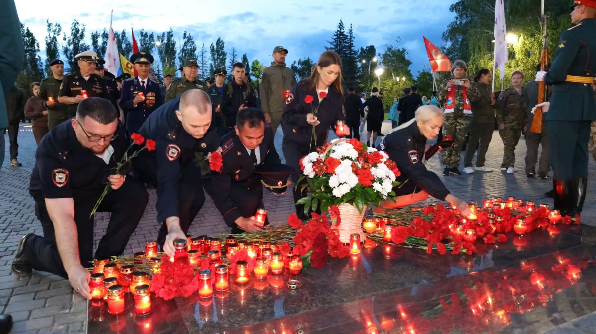 Сегодня, в День памяти и скорби – 85-й годовщины начала Великой Отечественной войны – состоялись памятные мероприятия в рамках Всероссийской акции #СвечаПамяти Сегодня, в День памяти и скорби – 85-й годовщины начала Великой Отечественной войны – состоялись памятные мероприятия в рамках Всероссийской акции #СвечаПамяти