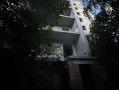 В Саратове 11-летняя девочка упала с высоты в заброшенном здании