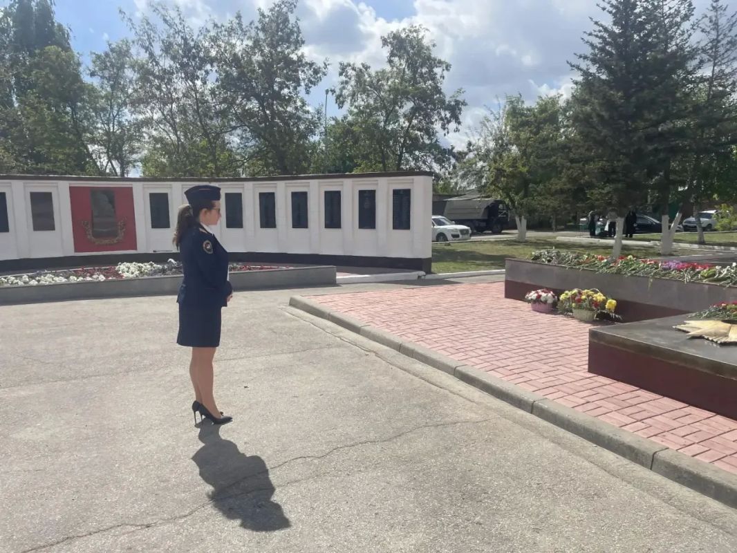 Руководители территориальных следственных отделов приняли участие в мероприятиях, приуроченных ко Дню памяти и скорби Руководители территориальных следственных отделов приняли участие в мероприятиях, приуроченных ко Дню памяти и скорби