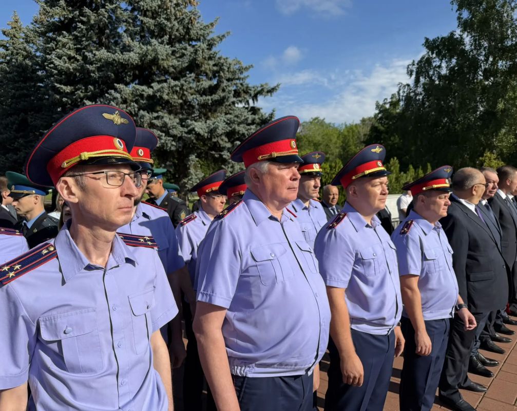 В День памяти и скорби руководитель и сотрудники следственного управления почтили память павших в годы Великой Отечественной войны В День памяти и скорби руководитель и сотрудники следственного управления почтили память павших в годы Великой Отечественной войны