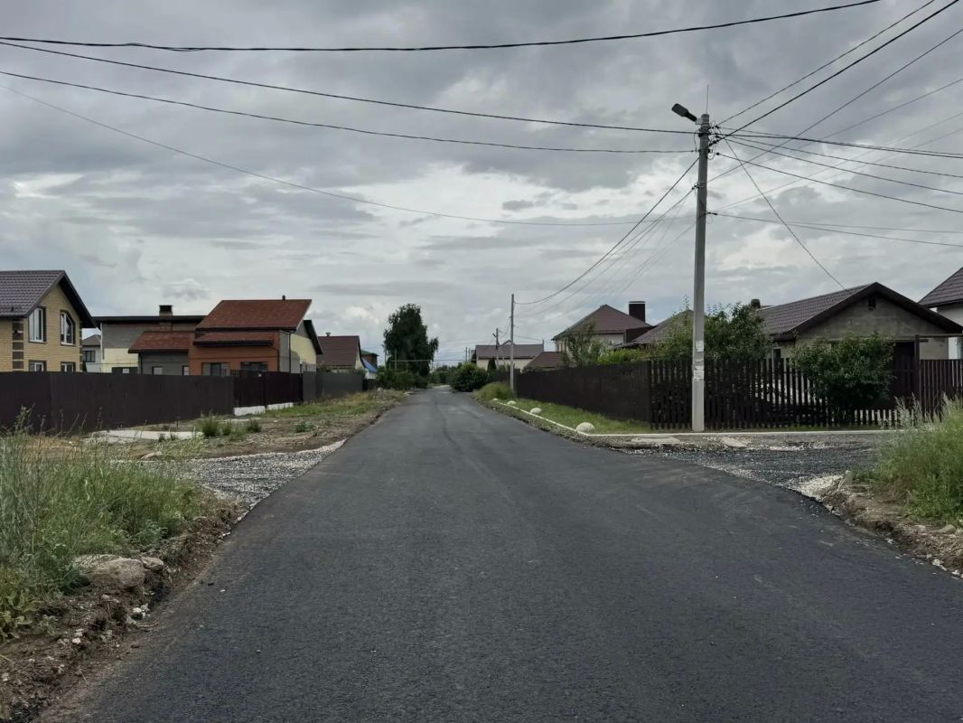 В частном секторе поселка Приволжский появилась новая асфальтовая дорога В частном секторе поселка Приволжский появилась новая асфальтовая дорога