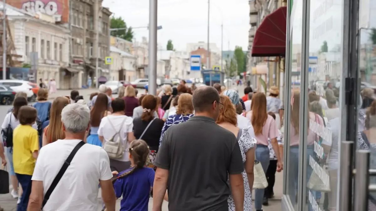 По следам прошлого. Городской центр имени П. А. Столыпина проводит увлекательные прогулки по городу Накануне прошли экскурсии «О купцах-чаеторговцах» и «История Саратовского Арбата» По следам прошлого. Городской центр имени П. А. Столыпина проводит увлекательные прогулки по городу Накануне прошли экскурсии «О купцах-чаеторговцах» и «История Саратовского Арбата»