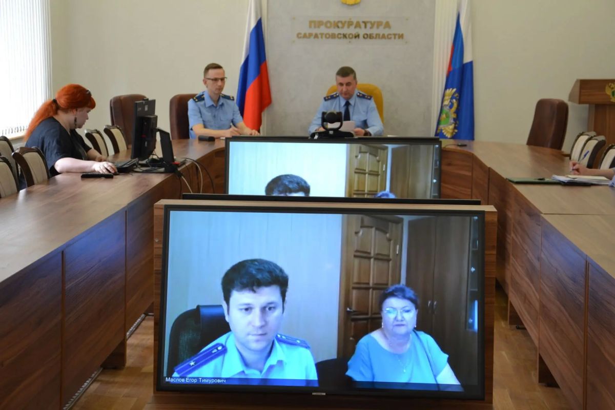Прокурор Саратовской области Сергей Филипенко провел личный тематический прием жителей региона Прокурор Саратовской области Сергей Филипенко провел личный тематический прием жителей региона