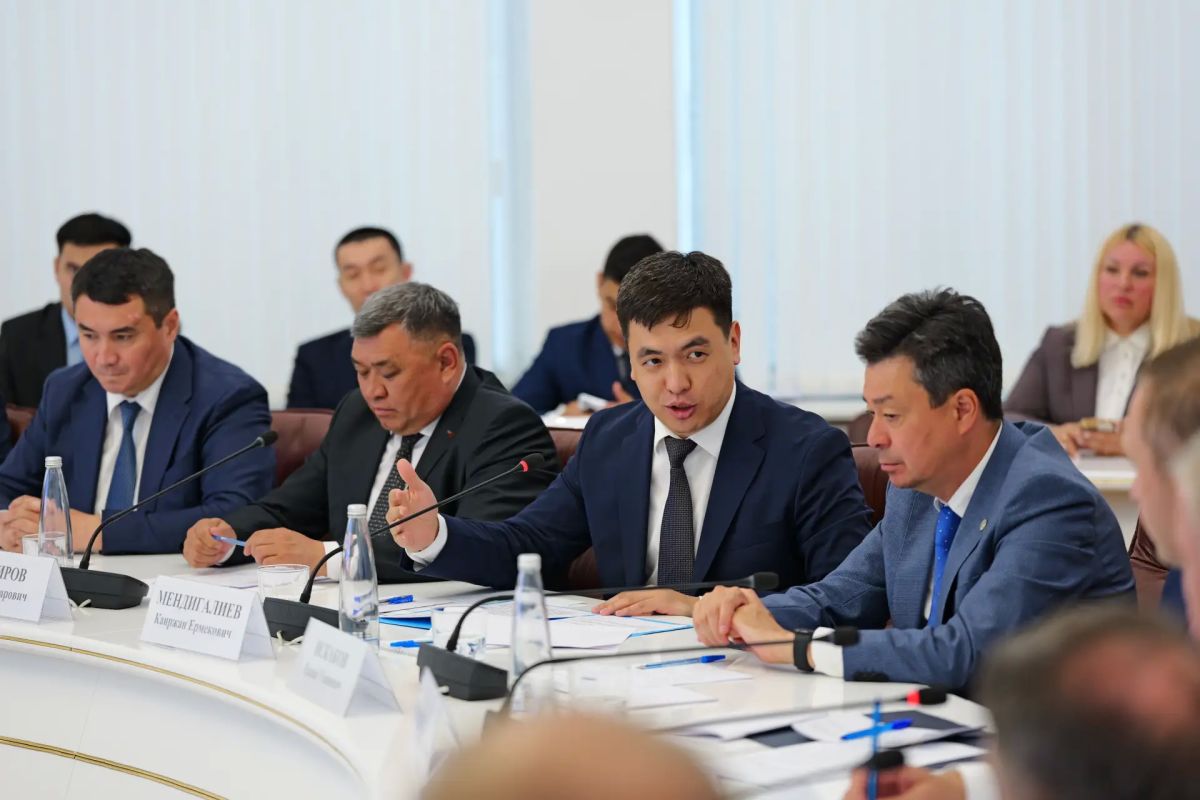 Роман Бусаргин: Сегодня в Саратовской области работала делегация из Республики Казахстан во главе с Чрезвычайным и Полномочным Послом в Российской Федерации Дауреном Аскербековичем Абаевым Роман Бусаргин: Сегодня в Саратовской области работала делегация из Республики Казахстан во главе с Чрезвычайным и Полномочным Послом в Российской Федерации Дауреном Аскербековичем Абаевым
