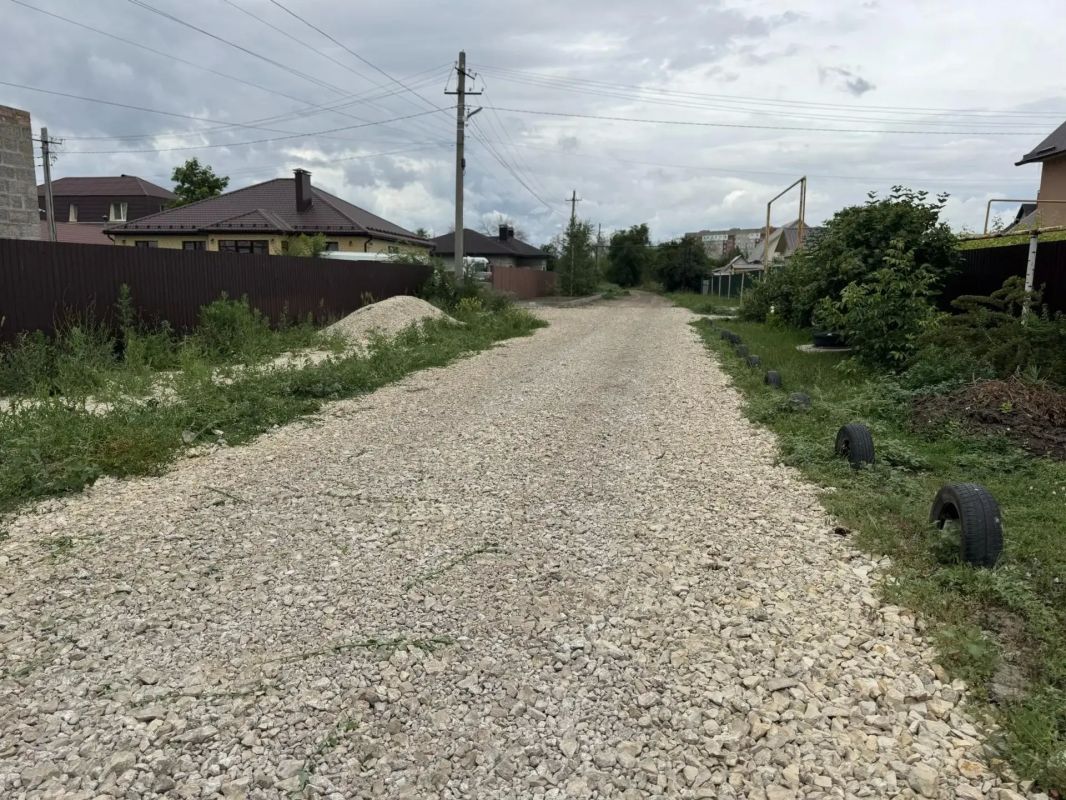 В частном секторе поселка Приволжский появилась новая асфальтовая дорога В частном секторе поселка Приволжский появилась новая асфальтовая дорога