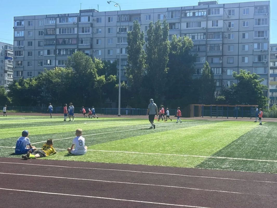 «Дружба-Ровесник» — обладатель Кубка Губернатора среди дворовых команд по футболу «Дружба-Ровесник» — обладатель Кубка Губернатора среди дворовых команд по футболу
