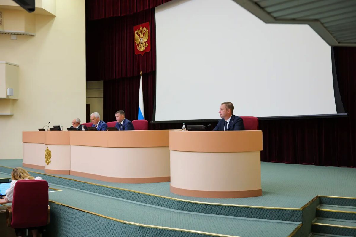 Роман Бусаргин: Решение вопроса обеспечения жильем детей-сирот и образовавшейся в прошлые годы очереди на территории Саратовской области на системном уровне ведется с 2021 года благодаря поддержке председателя... Роман Бусаргин: Решение вопроса обеспечения жильем детей-сирот и образовавшейся в прошлые годы очереди на территории Саратовской области на системном уровне ведется с 2021 года благодаря поддержке председателя...
