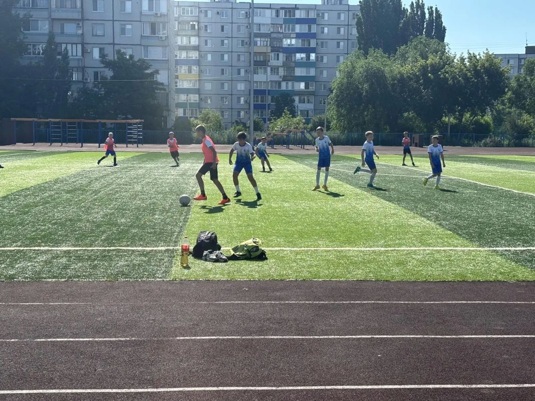 «Дружба-Ровесник» — обладатель Кубка Губернатора среди дворовых команд по футболу «Дружба-Ровесник» — обладатель Кубка Губернатора среди дворовых команд по футболу