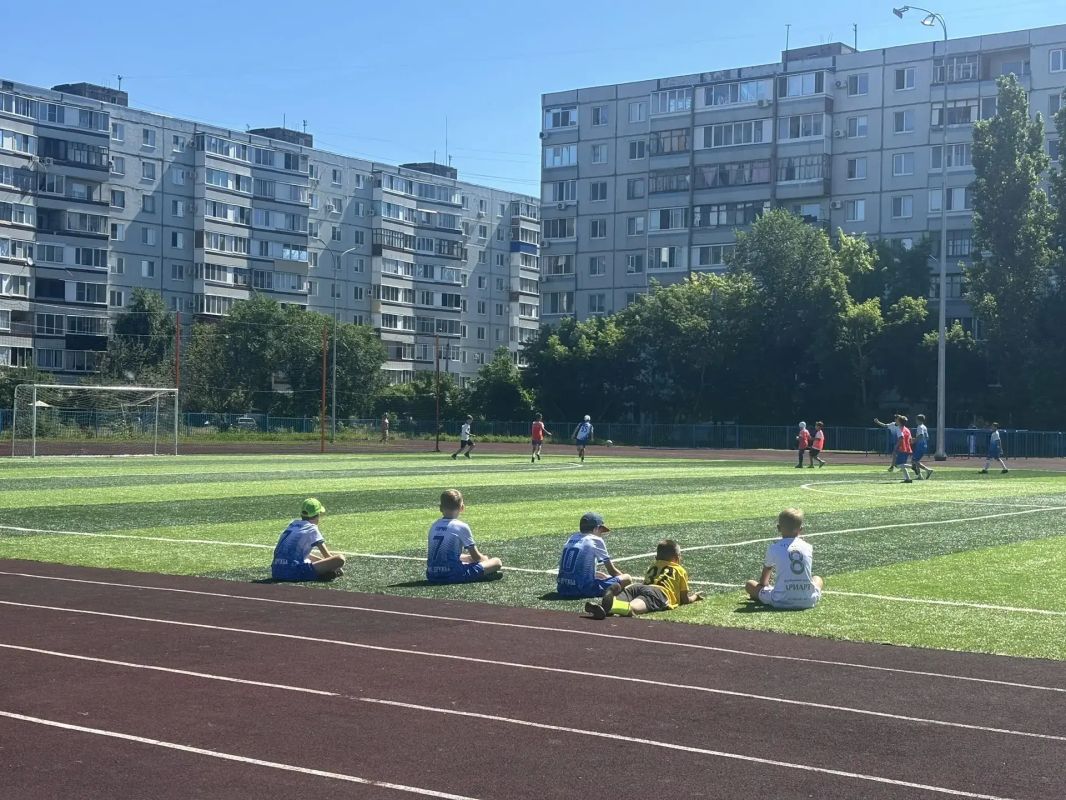 «Дружба-Ровесник» — обладатель Кубка Губернатора среди дворовых команд по футболу «Дружба-Ровесник» — обладатель Кубка Губернатора среди дворовых команд по футболу