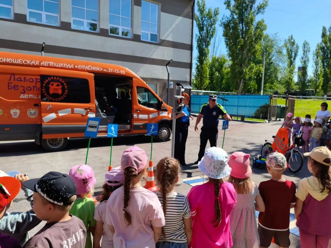 #КаникулыCОбщественнымCоветом продолжаются, в приоритете у организаторов акции из общественных советов при ОВД и полиции - полезный досуг и возможность пополнить багаж полезных знаний у детей всех возрастов #КаникулыCОбщественнымCоветом продолжаются, в приоритете у организаторов акции из общественных советов при ОВД и полиции - полезный досуг и возможность пополнить багаж полезных знаний у детей всех возрастов