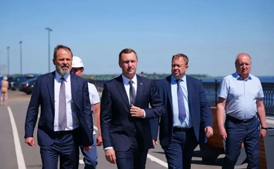 Полпред Комаров оценил новые соцобъекты в Саратовской области Полпред Комаров оценил новые соцобъекты в Саратовской области