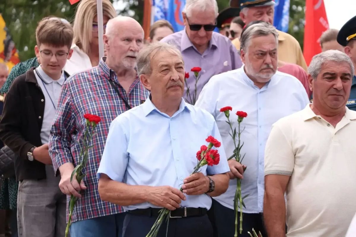 Имена павших воинов сохранит мемориал в саратовском Парке Победы Имена павших воинов сохранит мемориал в саратовском Парке Победы