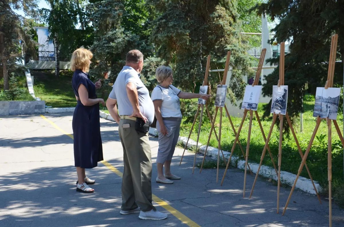 Сегодня жители и гости города Энгельса совершили увлекательный экскурс в историю нашего края в рамках еженедельного проекта «Музейный калейдоскоп» Сегодня жители и гости города Энгельса совершили увлекательный экскурс в историю нашего края в рамках еженедельного проекта «Музейный калейдоскоп»