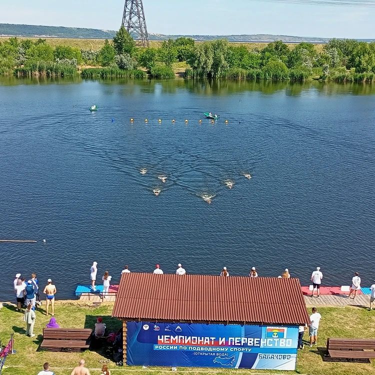 Сегодня на Балаковке был дан старт Первенству и Чемпионату России по подводному спорту на открытой воде