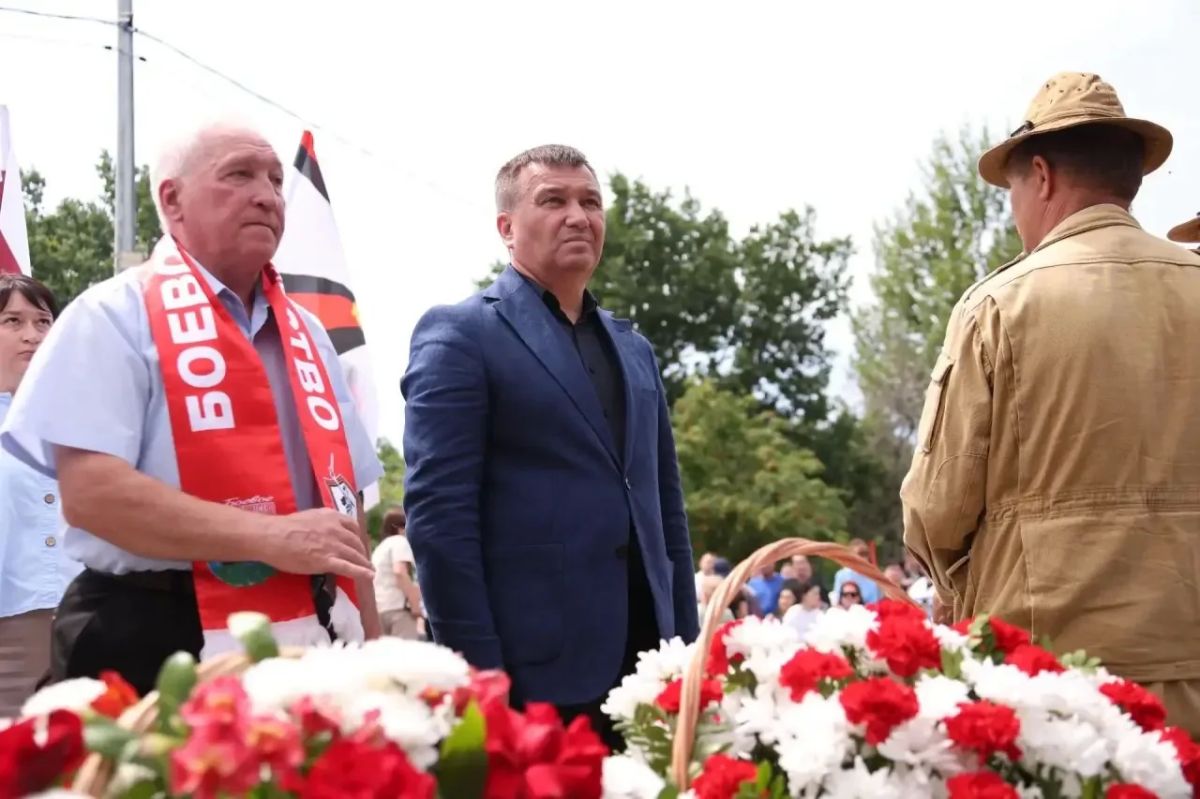 Имена павших воинов сохранит мемориал в саратовском Парке Победы Имена павших воинов сохранит мемориал в саратовском Парке Победы