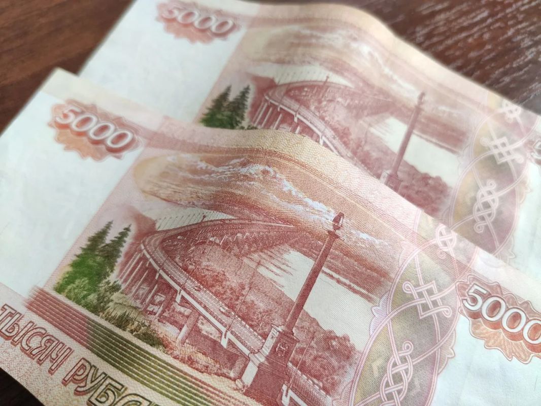 Саратовцы «разбогатели»: средняя зарплата перевалила за 70 000