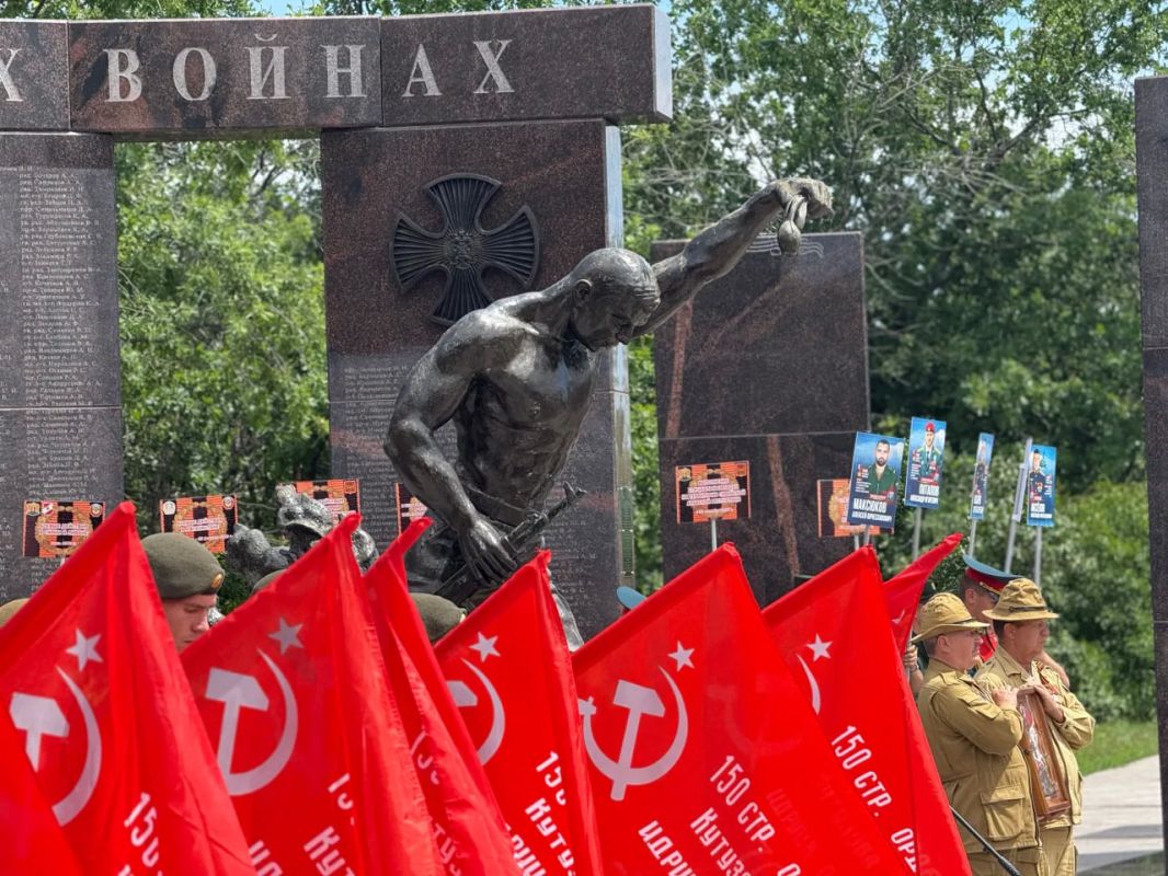 В Парке Победы увековечили память погибших в зоне СВО бойцов