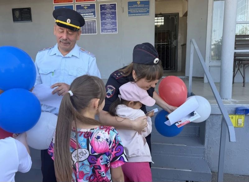 С 90-й годовщиной со дня образования службы Госавтоинспекции сотрудников МО МВД России «Базарно-Карабулакский» поздравили ребята, отдыхающие в пришкольном лагере СОШ №1 р.п. Базарный Карабулак #90летГАИ С 90-й годовщиной со дня образования службы Госавтоинспекции сотрудников МО МВД России «Базарно-Карабулакский» поздравили ребята, отдыхающие в пришкольном лагере СОШ №1 р.п. Базарный Карабулак #90летГАИ