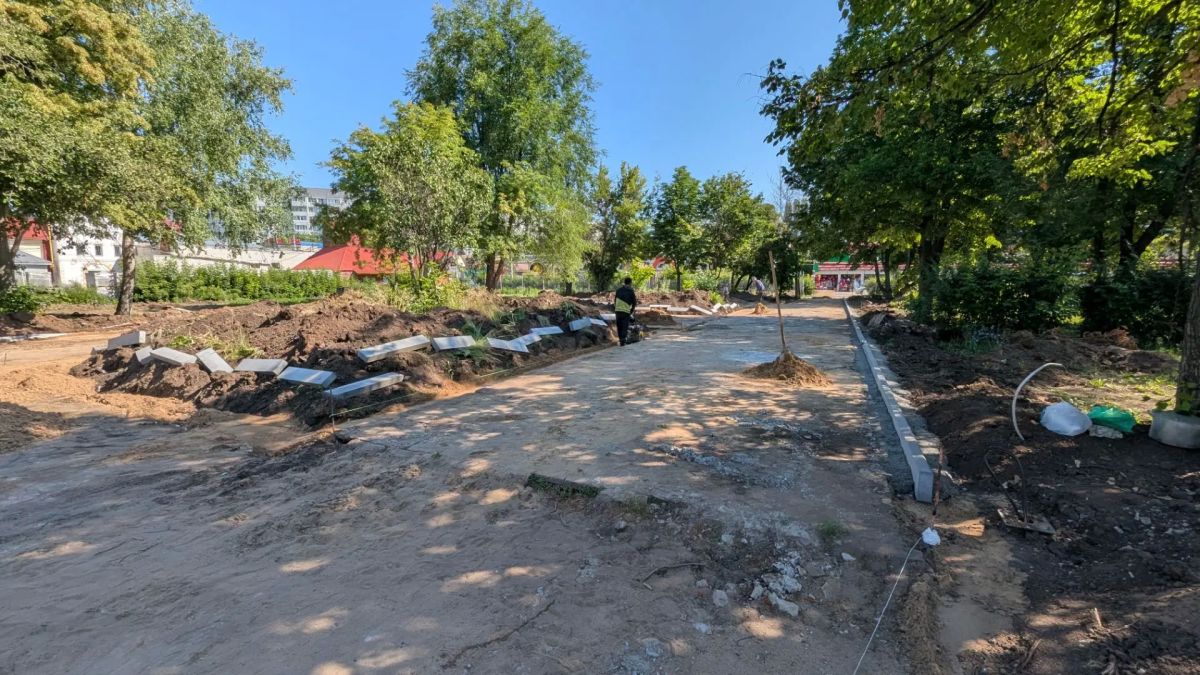 Сегодня осмотрели ход работ в сквере имени Вячеслава Малярова Сегодня осмотрели ход работ в сквере имени Вячеслава Малярова