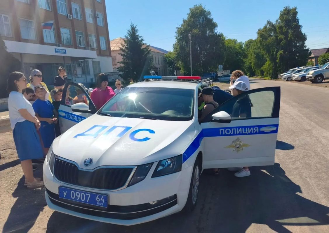С 90-й годовщиной со дня образования службы Госавтоинспекции сотрудников МО МВД России «Базарно-Карабулакский» поздравили ребята, отдыхающие в пришкольном лагере СОШ №1 р.п. Базарный Карабулак #90летГАИ С 90-й годовщиной со дня образования службы Госавтоинспекции сотрудников МО МВД России «Базарно-Карабулакский» поздравили ребята, отдыхающие в пришкольном лагере СОШ №1 р.п. Базарный Карабулак #90летГАИ