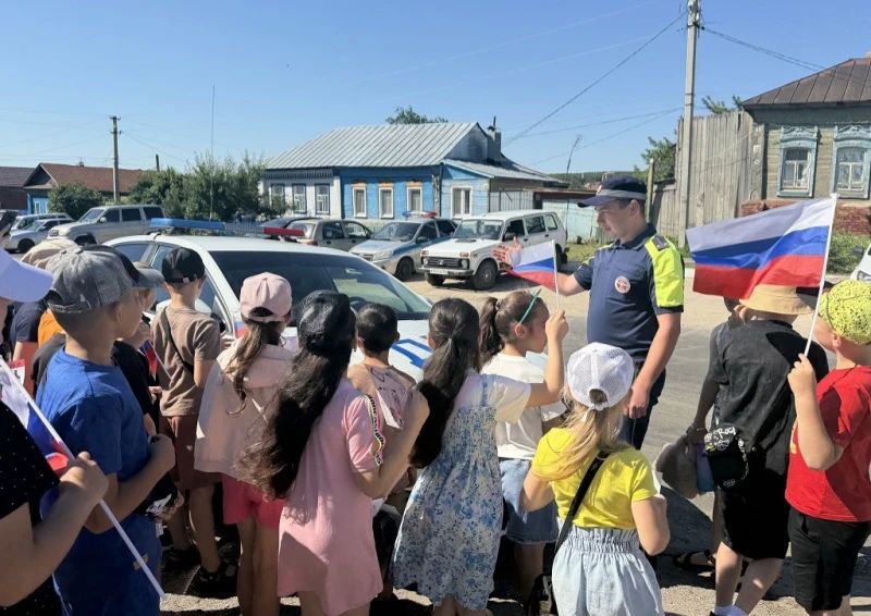 С 90-й годовщиной со дня образования службы Госавтоинспекции сотрудников МО МВД России «Базарно-Карабулакский» поздравили ребята, отдыхающие в пришкольном лагере СОШ №1 р.п. Базарный Карабулак #90летГАИ С 90-й годовщиной со дня образования службы Госавтоинспекции сотрудников МО МВД России «Базарно-Карабулакский» поздравили ребята, отдыхающие в пришкольном лагере СОШ №1 р.п. Базарный Карабулак #90летГАИ