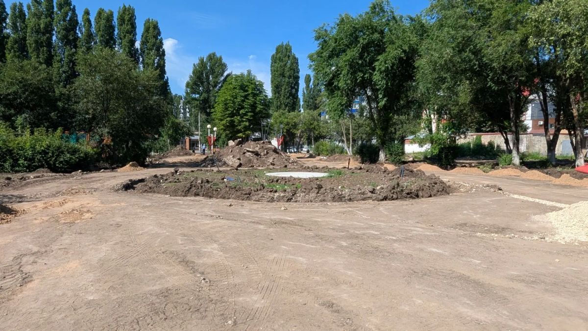 Сегодня осмотрели ход работ в сквере имени Вячеслава Малярова Сегодня осмотрели ход работ в сквере имени Вячеслава Малярова