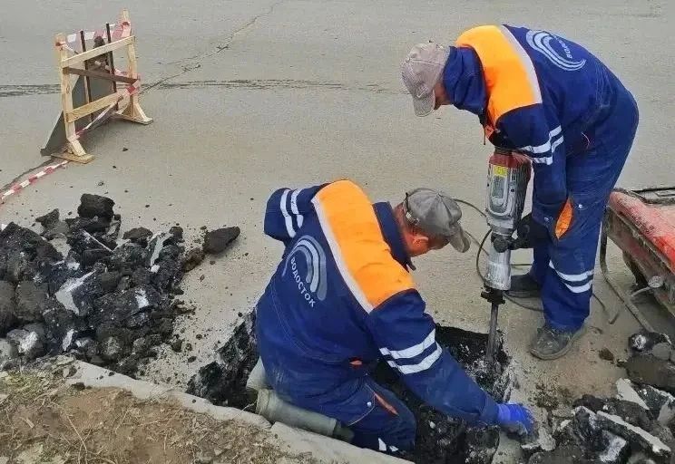 В городе продолжаются работы по ремонту элементов системы городского водоотведения В городе продолжаются работы по ремонту элементов системы городского водоотведения