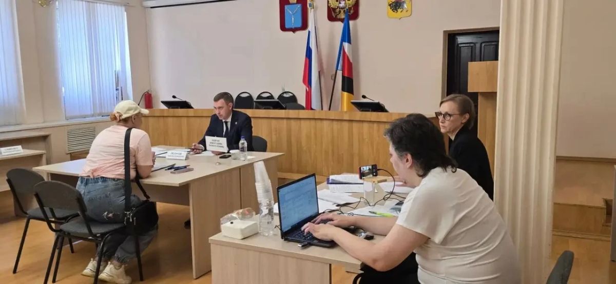 Традиционно, в первую субботу месяца, по поручению губернатора Романа Бусаргина провёл личный прием участников СВО и членов их семей Традиционно, в первую субботу месяца, по поручению губернатора Романа Бусаргина провёл личный прием участников СВО и членов их семей