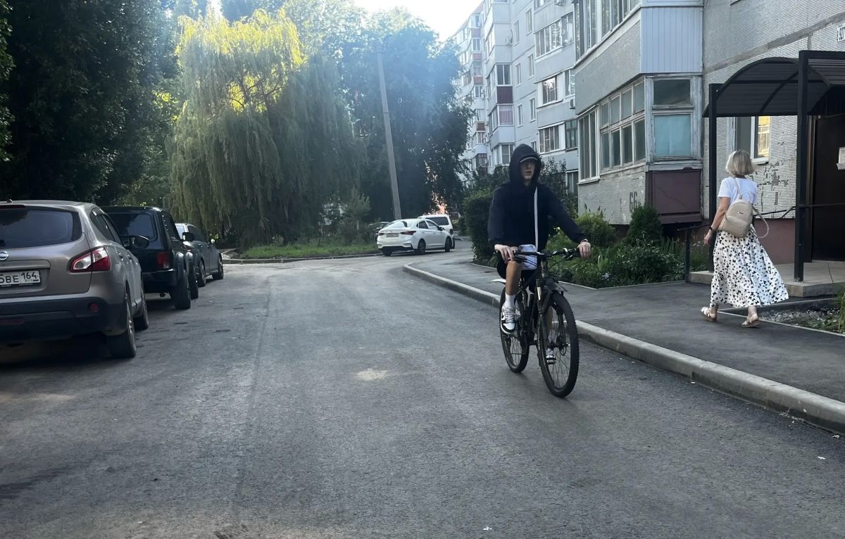 В Балаково продолжается активное благоустройство дворовых территорий В Балаково продолжается активное благоустройство дворовых территорий