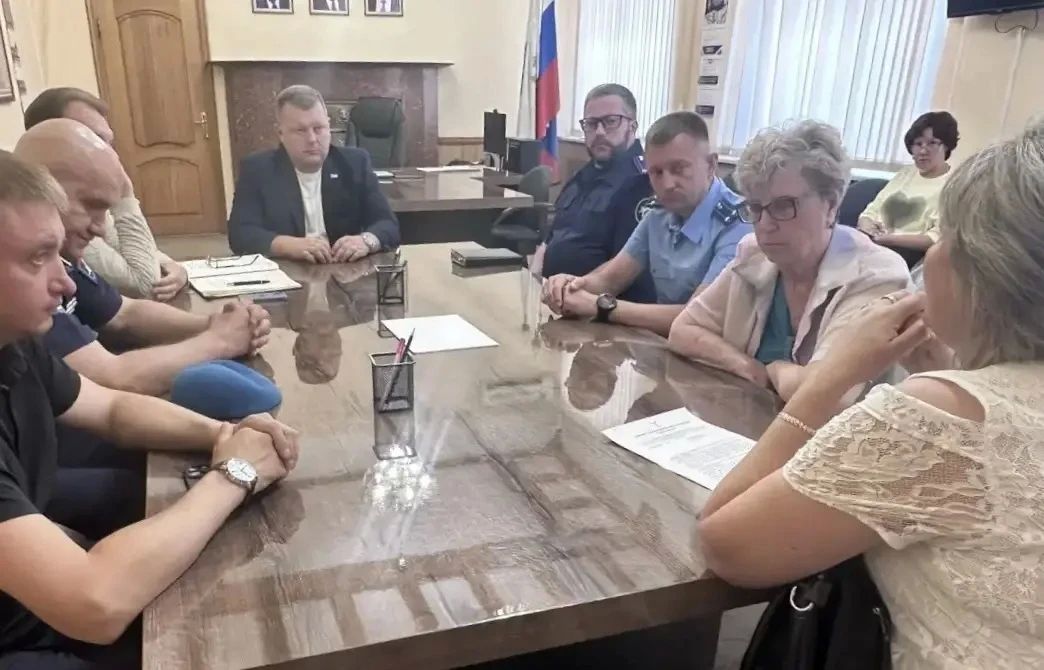 Глава города Саратова Игорь Молчанов провел личный прием участников СВО и членов их семей Глава города Саратова Игорь Молчанов провел личный прием участников СВО и членов их семей