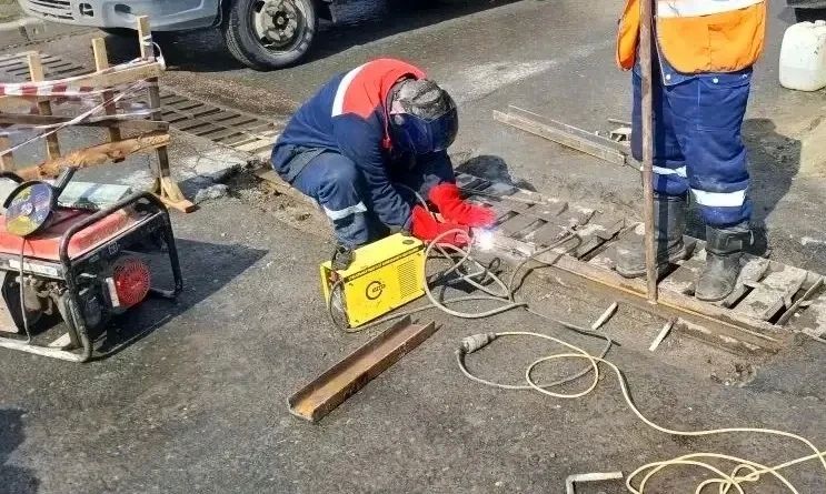 В городе продолжаются работы по ремонту элементов системы городского водоотведения В городе продолжаются работы по ремонту элементов системы городского водоотведения