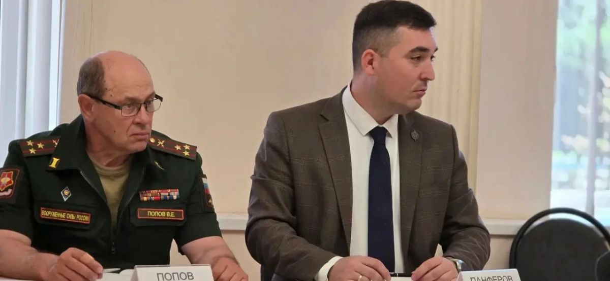 Традиционно, в первую субботу месяца, по поручению губернатора Романа Бусаргина провёл личный прием участников СВО и членов их семей Традиционно, в первую субботу месяца, по поручению губернатора Романа Бусаргина провёл личный прием участников СВО и членов их семей