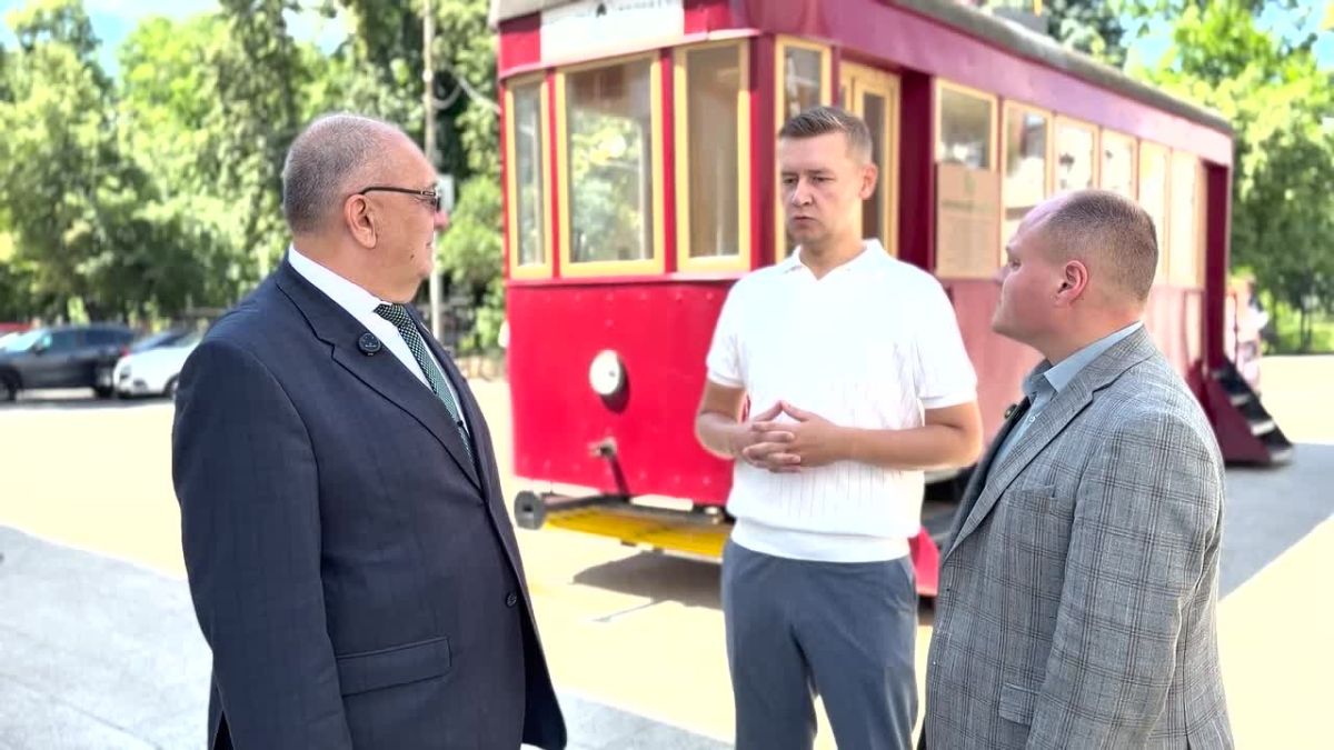 В рамках нацпроекта «Туризм и индустрия гостеприимства» Саратов получил субсидию на приобретение мобильного туристского информационного центра