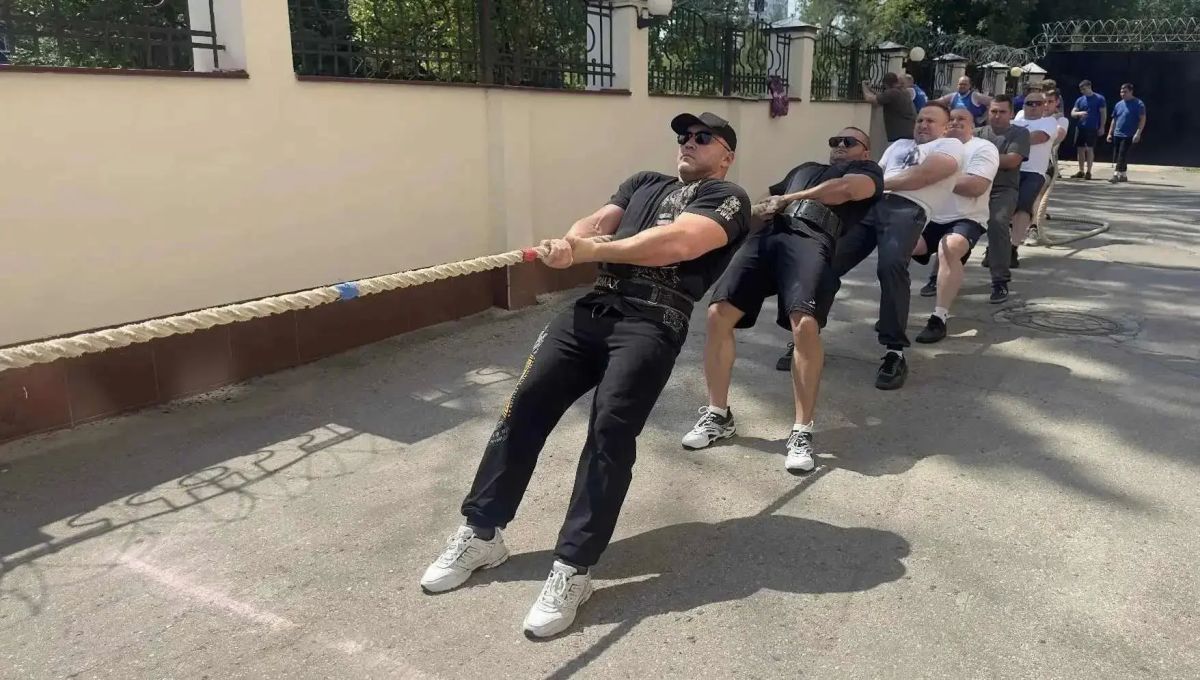 В Саратове транспортные полицейские приняли участие в спортивном соревновании ко Дню семьи, любви и верности В Саратове транспортные полицейские приняли участие в спортивном соревновании ко Дню семьи, любви и верности
