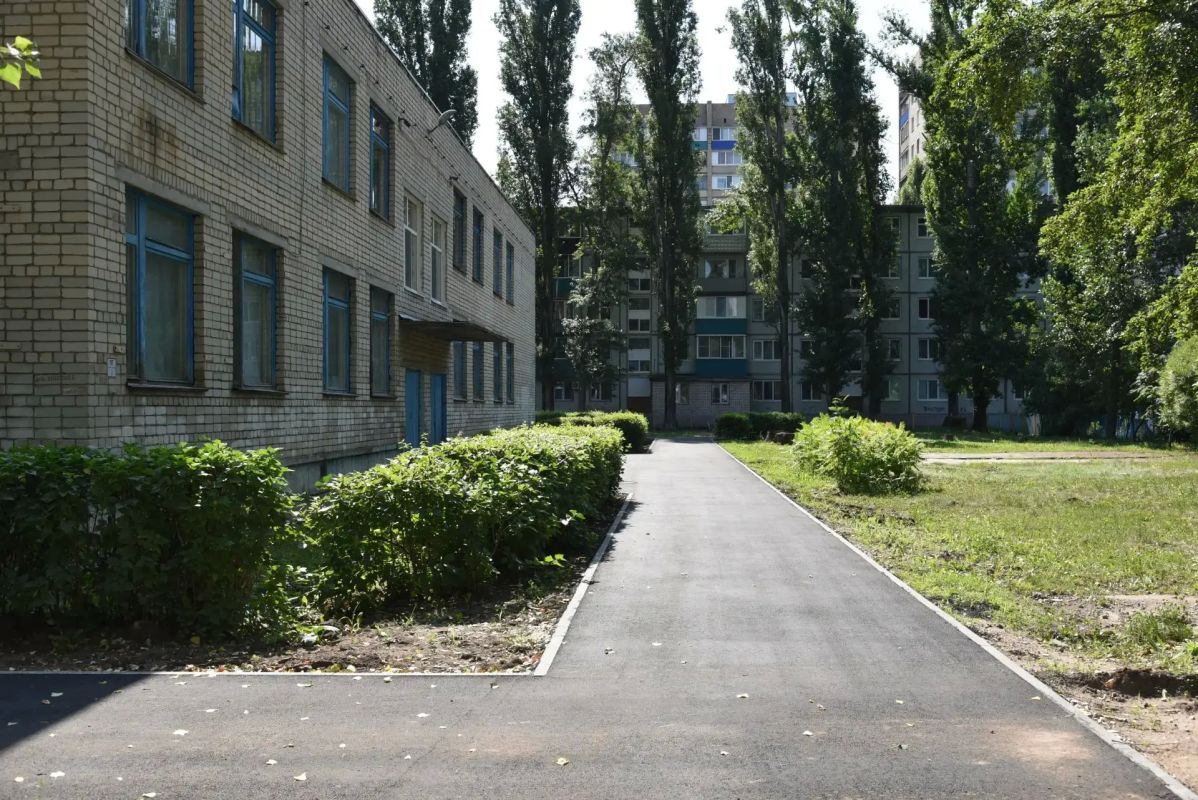 Дворовая территория детской школы искусств №4 преобразилась Дворовая территория детской школы искусств №4 преобразилась