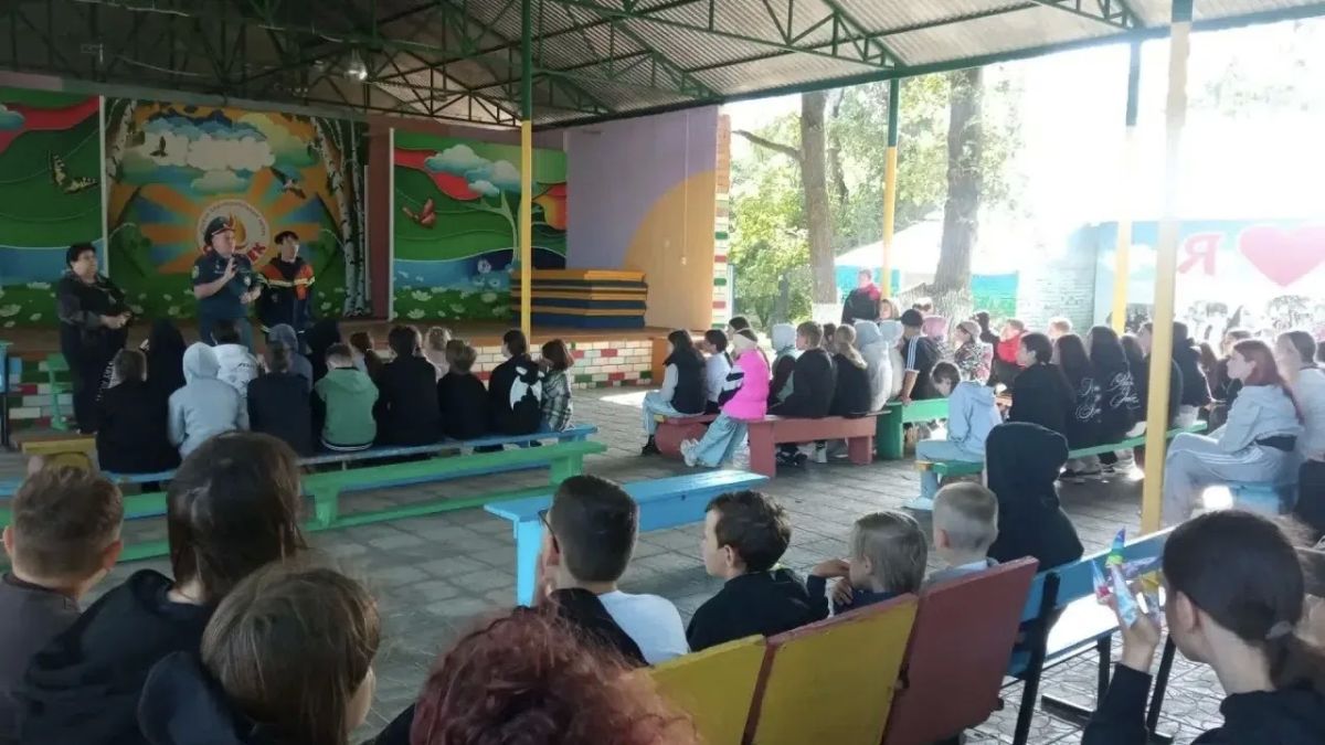 БЕЗОПАСНОЕ ЛЕТО!. Спасатели Службы спасения Саратовской области провели ряд обучающих занятий по безопасности для детских лагерей БЕЗОПАСНОЕ ЛЕТО!. Спасатели Службы спасения Саратовской области провели ряд обучающих занятий по безопасности для детских лагерей