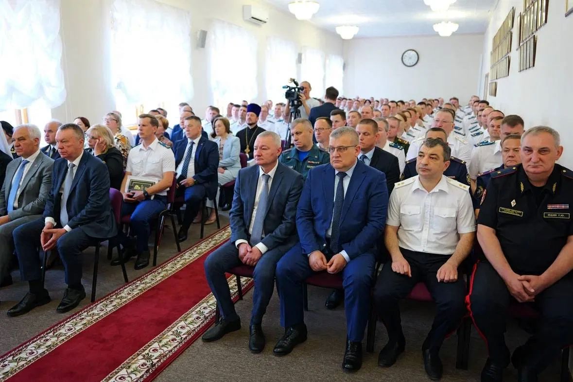 Нового прокурора Саратовской области представили коллективу Нового прокурора Саратовской области представили коллективу