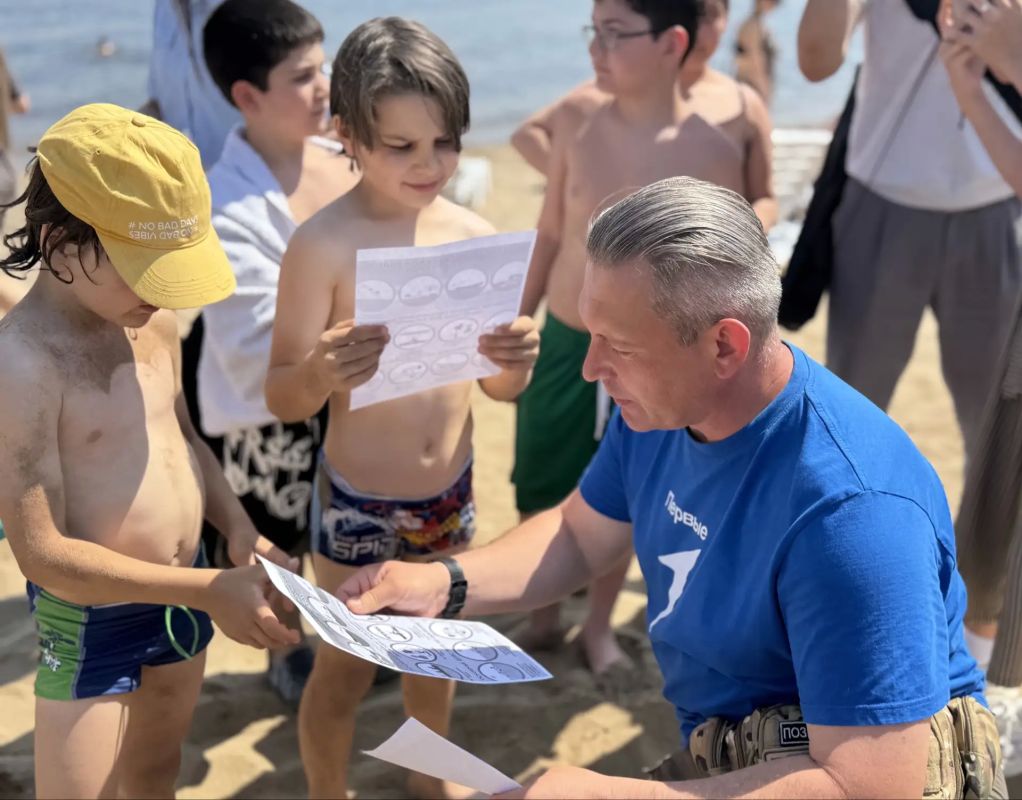 Профилактика на воде: саратовские полицейские и общественники напомнили подросткам правила безопасного поведения у водоемов Профилактика на воде: саратовские полицейские и общественники напомнили подросткам правила безопасного поведения у водоемов