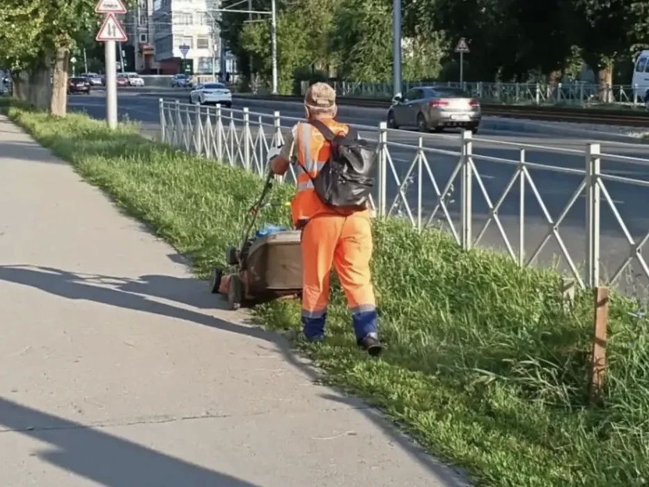 Уборка города. Коммунальные службы осуществляют уборку дорог и тротуаров, мойку и ремонт остановочных павильонов, уход за зелеными зонами, подбор мусора, а также ремонт дорожных знаков и ограждений Уборка города. Коммунальные службы осуществляют уборку дорог и тротуаров, мойку и ремонт остановочных павильонов, уход за зелеными зонами, подбор мусора, а также ремонт дорожных знаков и ограждений