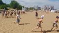 Спортивное утро Энгельсском городском пляже Сегодня, в солнечный день, жители и гости Энгельса смогли насладиться активным отдыхом на свежем воздухе