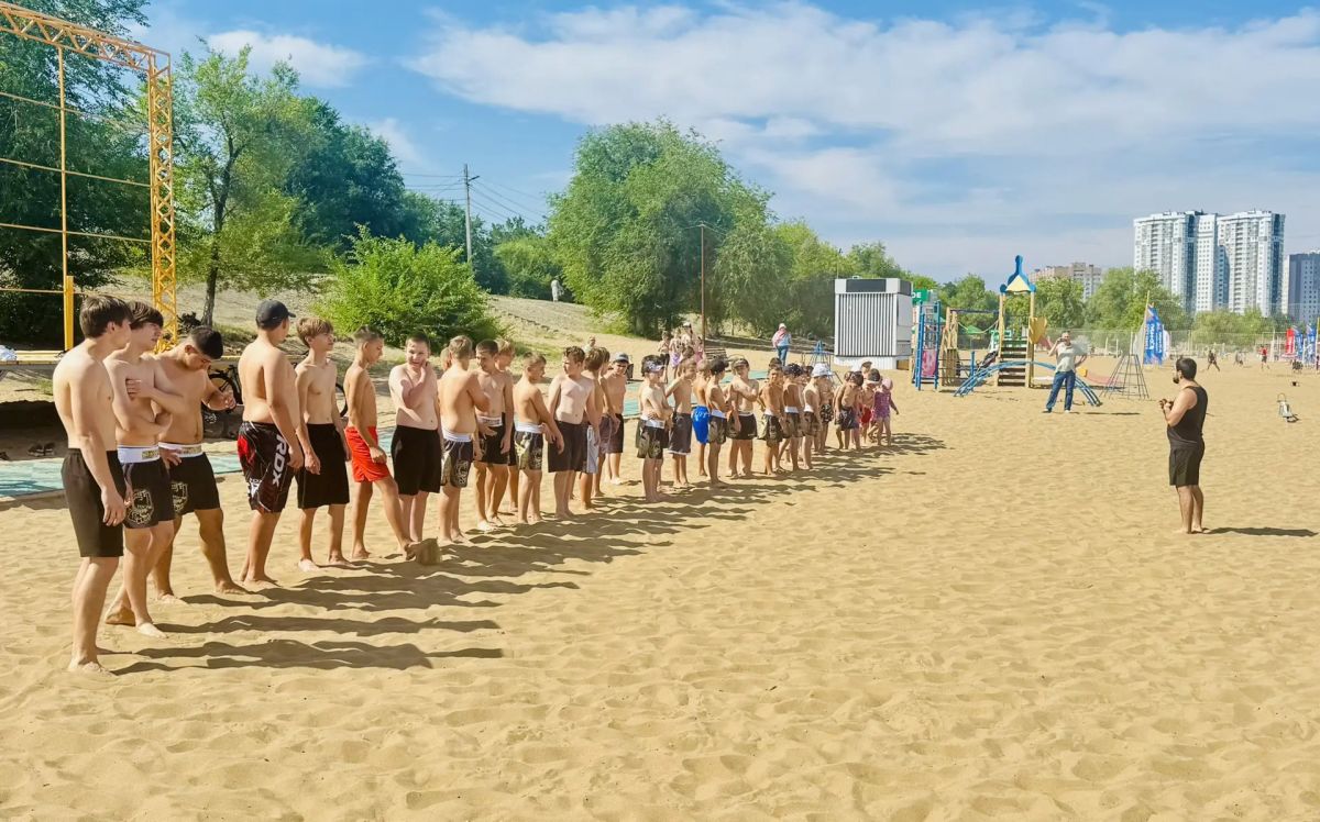 Спортивное утро Энгельсском городском пляже Сегодня, в солнечный день, жители и гости Энгельса смогли насладиться активным отдыхом на свежем воздухе Спортивное утро Энгельсском городском пляже Сегодня, в солнечный день, жители и гости Энгельса смогли насладиться активным отдыхом на свежем воздухе