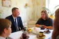 Роман Бусаргин: В Энгельсе навестил семью нашего участника специальной военной операции