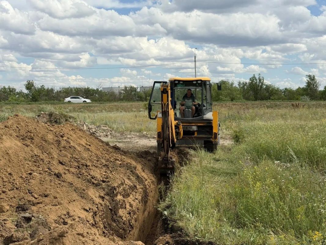 Этим летом на участках в поселке Базальт-2, где строят дома наши многодетные семьи, появится центральное водоснабжение Этим летом на участках в поселке Базальт-2, где строят дома наши многодетные семьи, появится центральное водоснабжение