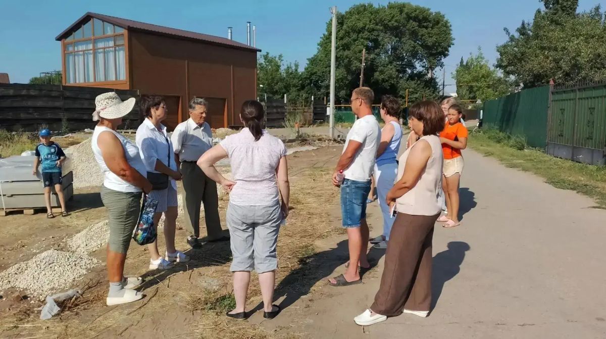 В селе Узморье Терновского муниципального образования продолжается благоустройство набережной в рамках программы поддержки местных инициатив В селе Узморье Терновского муниципального образования продолжается благоустройство набережной в рамках программы поддержки местных инициатив