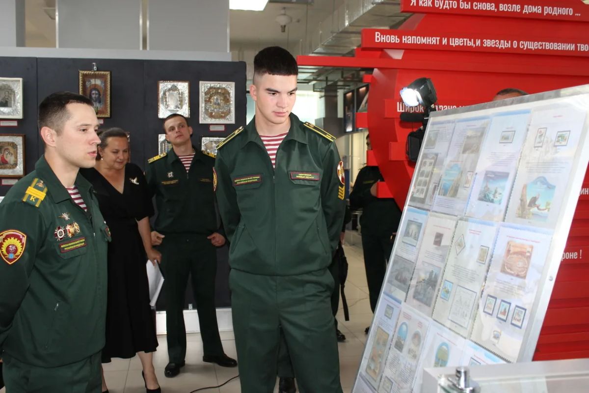 Письма издалека: в Саратове открылся совместный выставочный проект Почты России и Музея боевой и трудовой славы