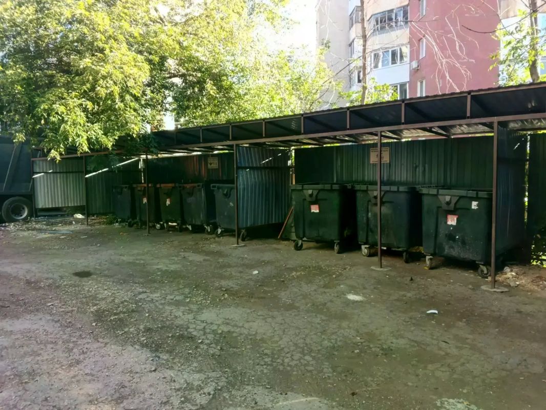 Контроль за надлежащим содержанием контейнерных площадок продолжается Контроль за надлежащим содержанием контейнерных площадок продолжается