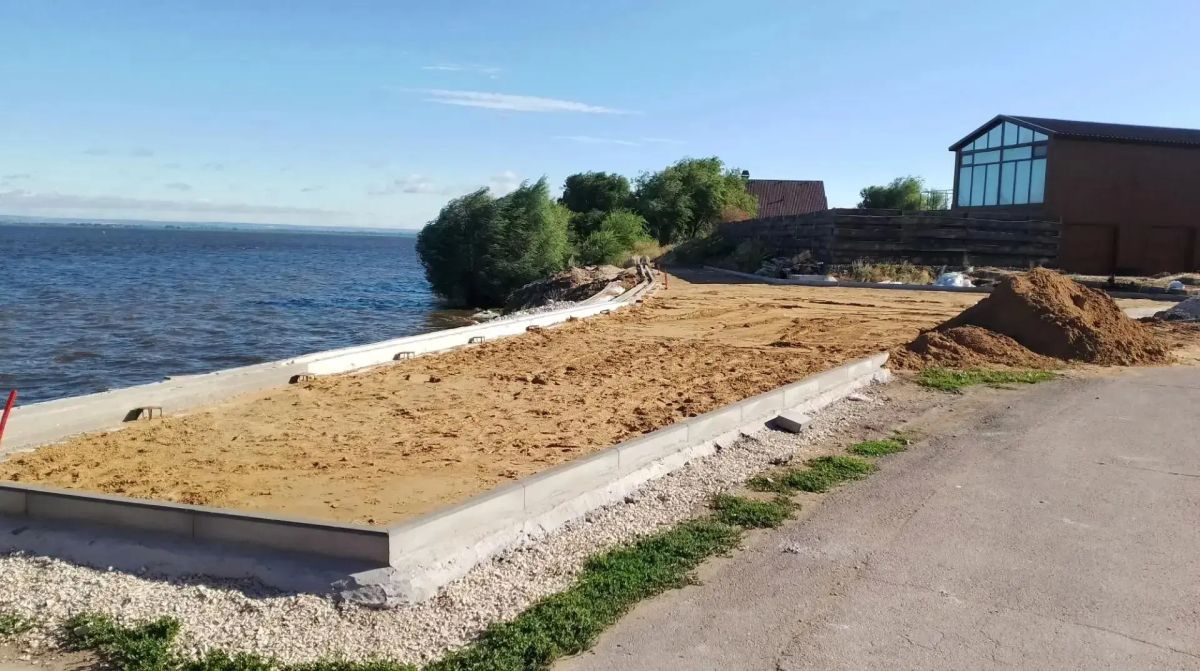 В селе Узморье Терновского муниципального образования продолжается благоустройство набережной в рамках программы поддержки местных инициатив В селе Узморье Терновского муниципального образования продолжается благоустройство набережной в рамках программы поддержки местных инициатив