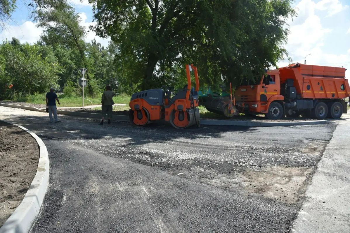 В Балаково ведется ремонт трёх местных проездов и двух дорог в частном секторе В Балаково ведется ремонт трёх местных проездов и двух дорог в частном секторе